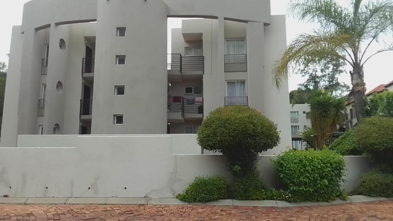 The Apartment On Katherine Street In Central Sandton Йоханнесбург Экстерьер фото